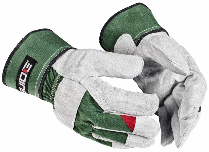 Skóra nubukowa zapewnia odporność na przetarcia i komfort pracy.